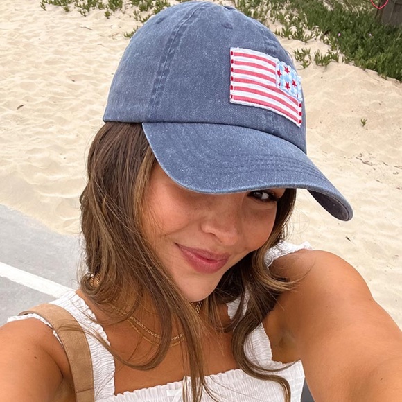 HAT BEGINNING BOUTIQUE - Picture 3 of 7